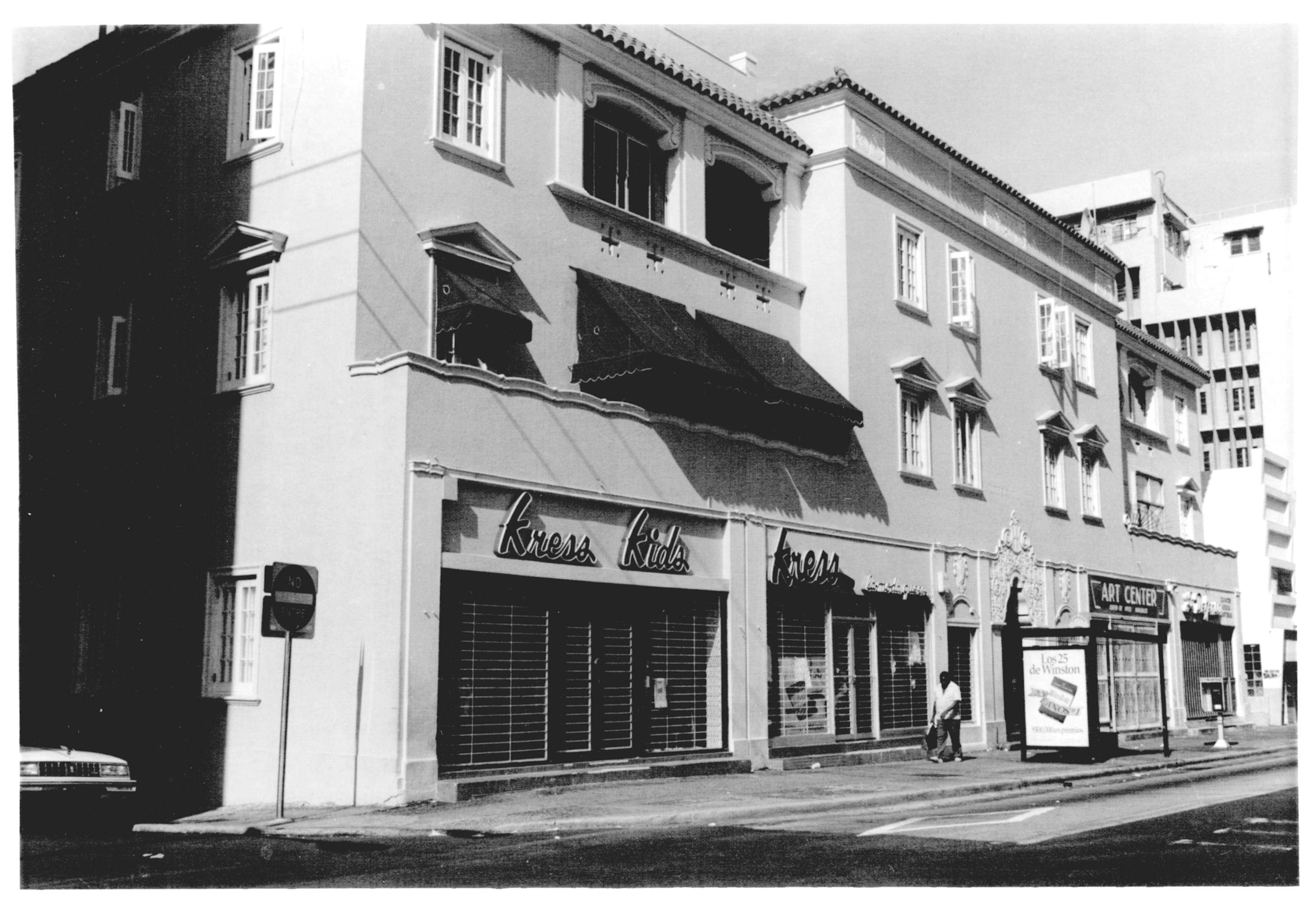 Del Valle Building - 04001243